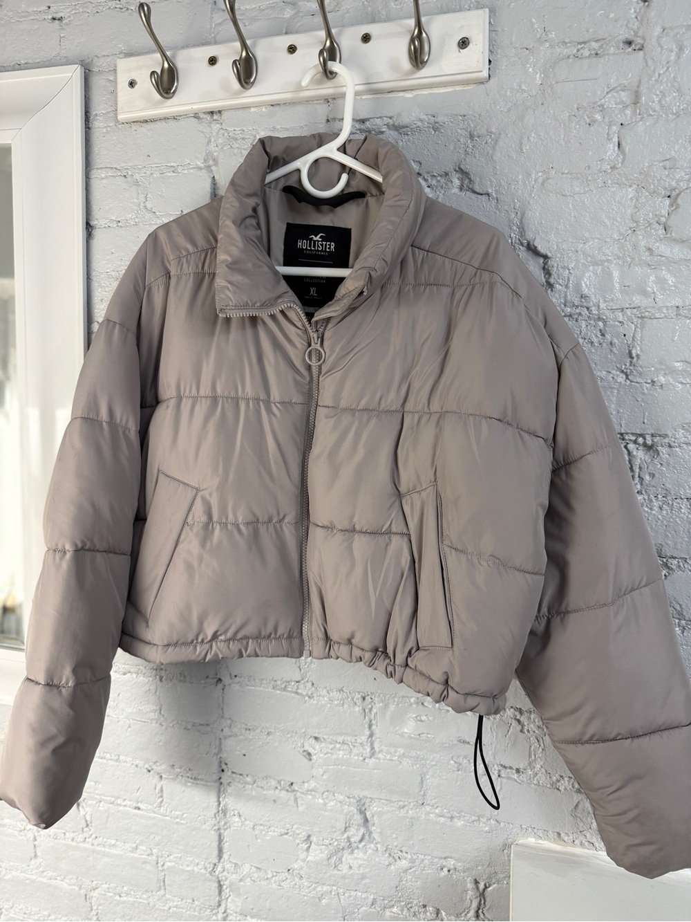 Hollister Puffer